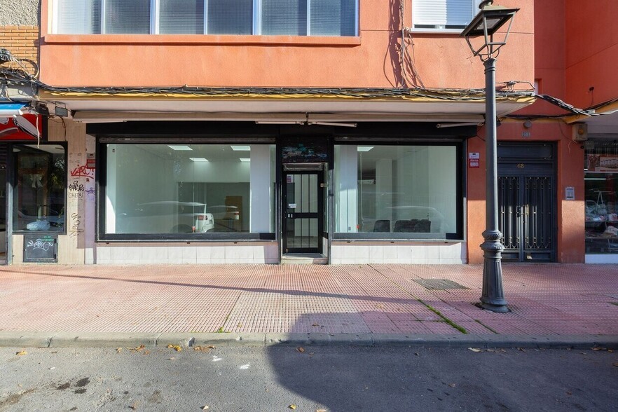Calle las Palmas, 68, Móstoles, Madrid to rent - Building Photo - Image 2 of 5