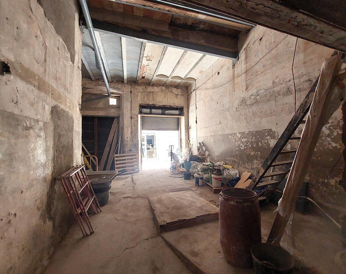 Barcelona, BAR 08002 -  -  - Interior Photo - Image 1 of 5