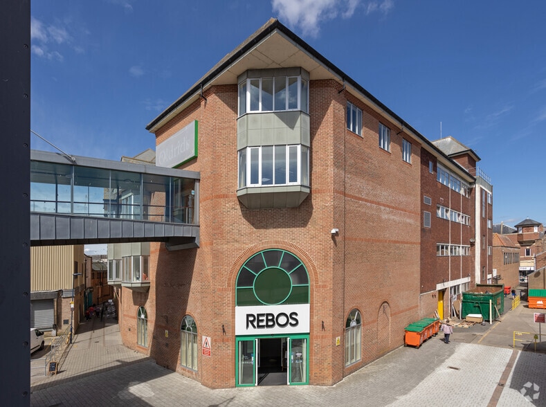 11 Strait Bargate, Boston to rent - Building Photo - Image 3 of 5