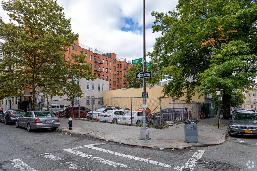 1049 Nelson Ave, Bronx, NY for rent - Primary Photo - Image 1 of 3