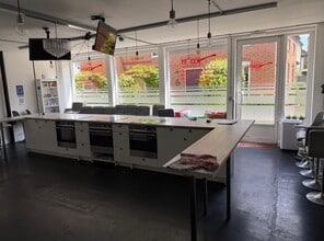 London End, Beaconsfield to rent Interior Photo- Image 2 of 2