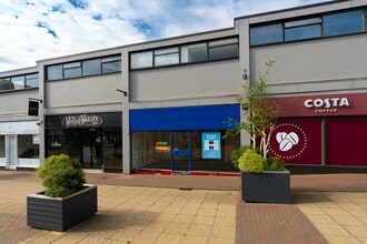 London Rd, Waterlooville to rent Building Photo- Image 1 of 11