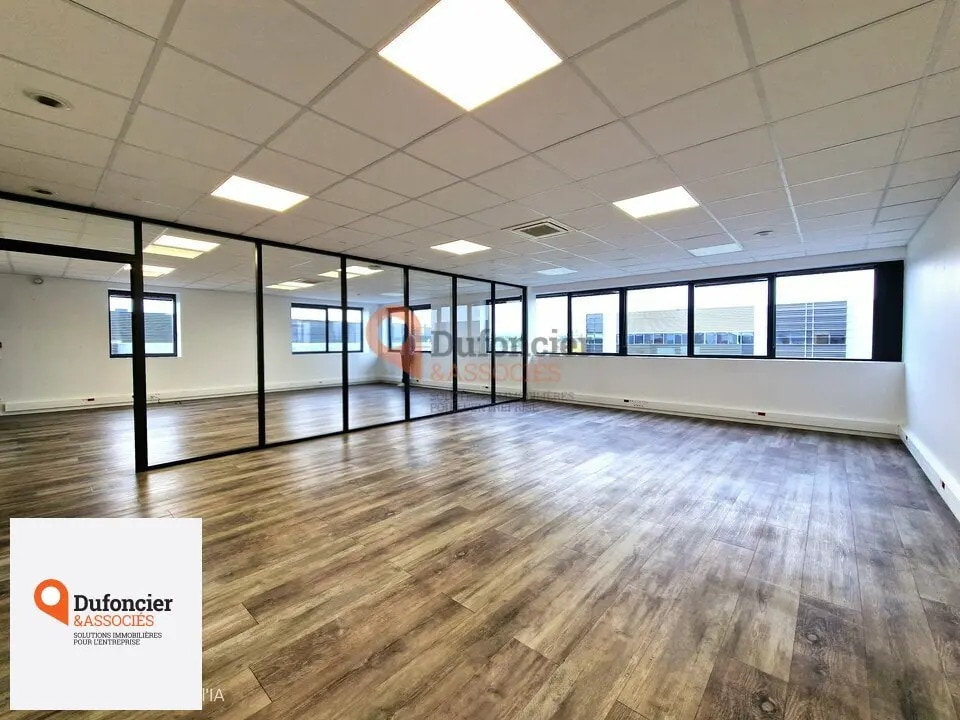 Location Entrepôt 396 m² - Photo 1