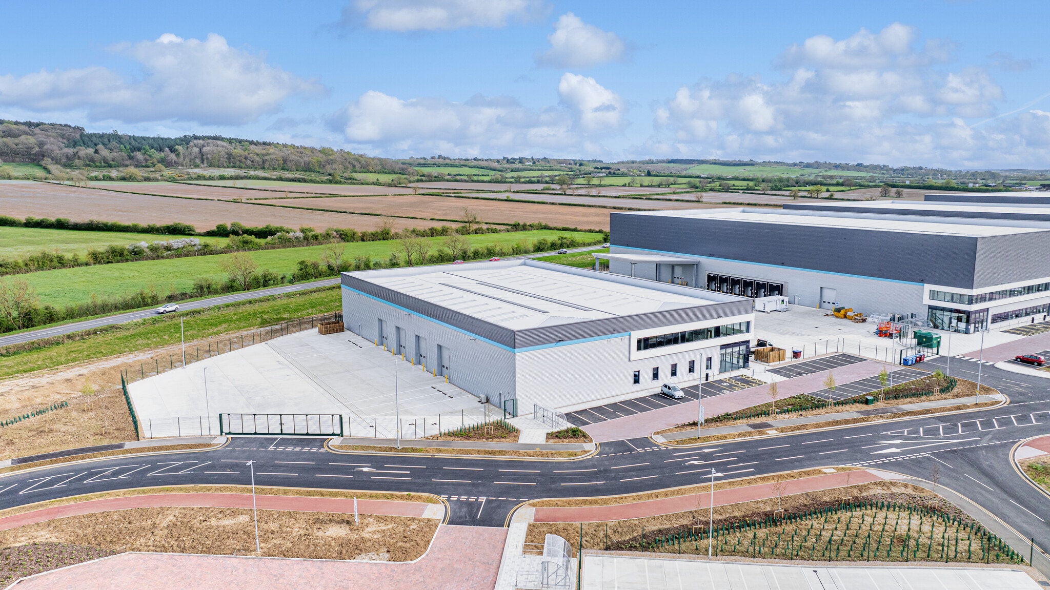 3 Bow Brickhill Rd, Woburn Sands to rent Building Photo- Image 1 of 5