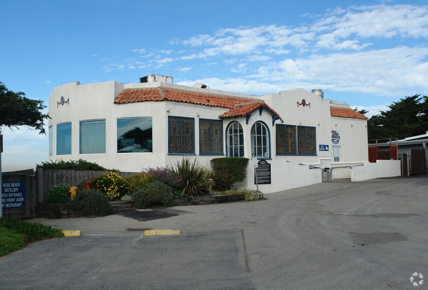 140 Beach Way, Moss Beach, CA for sale - Building Photo - Image 1 of 8