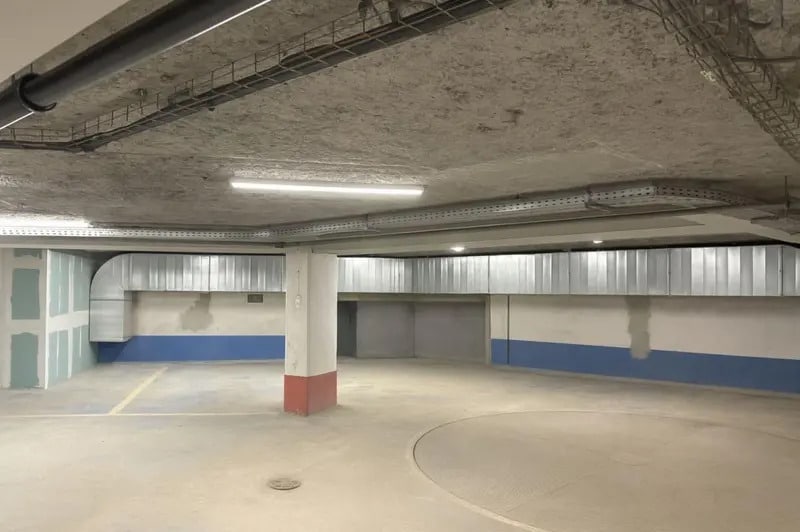 Industrial in Paris to rent - Building Photo - Image 3 of 6