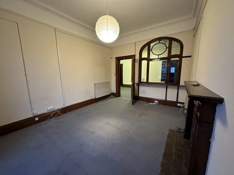 197 High St, Perth to rent - Building Photo - Image 3 of 12