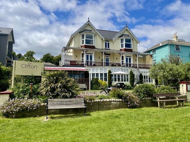 More details for 1 Queens Rd, Shanklin - Hospitality for Sale