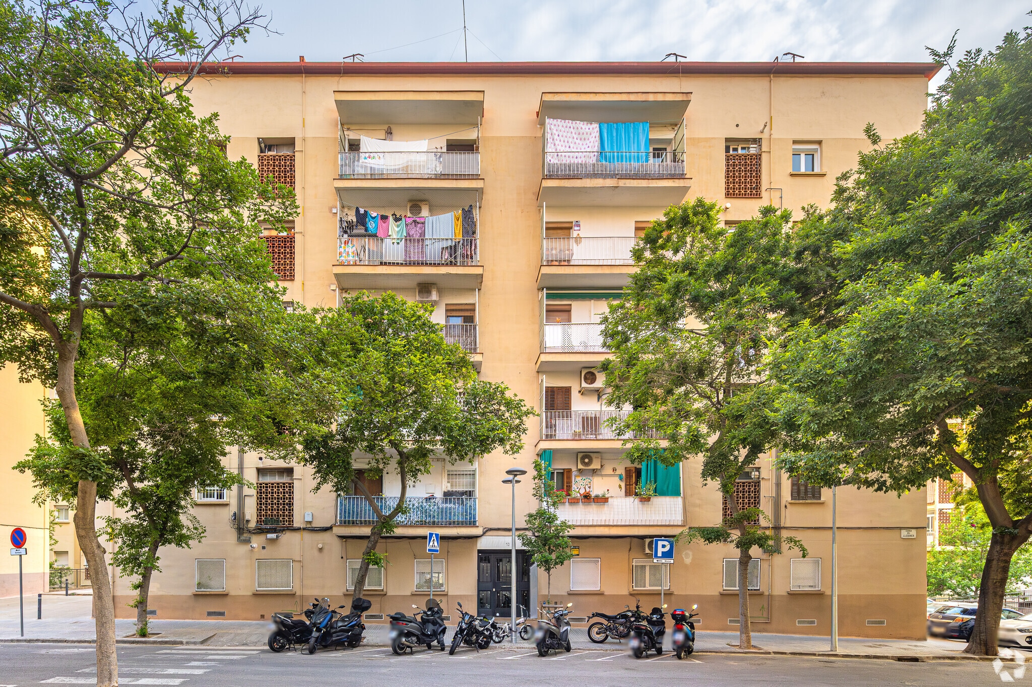 Build-to-Rent in Barcelona, Barcelona for sale Building Photo- Image 1 of 3