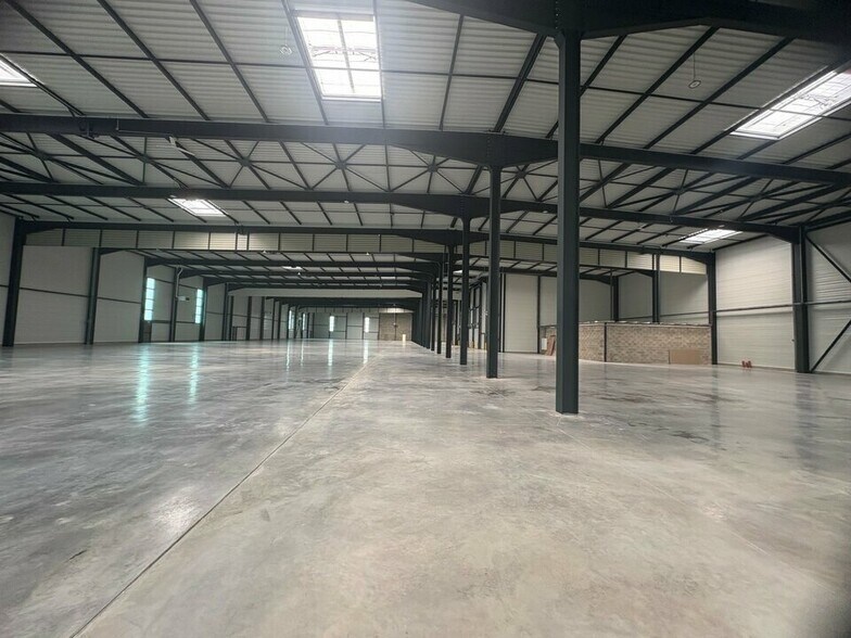 Light Industrial in Collegien to rent - Building Photo - Image 3 of 4
