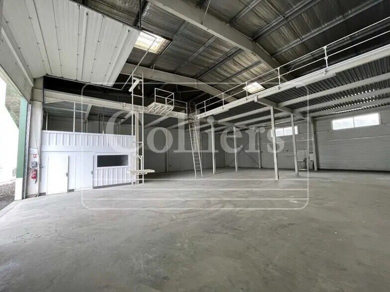 Light Industrial in Gémenos to rent - Building Photo - Image 3 of 3