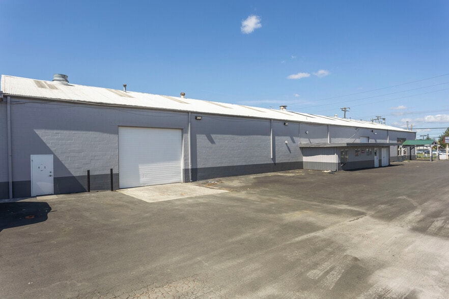 13940 - 13980 Tualatin Valley hwy, Beaverton, OR to rent - Building Photo - Image 2 of 4