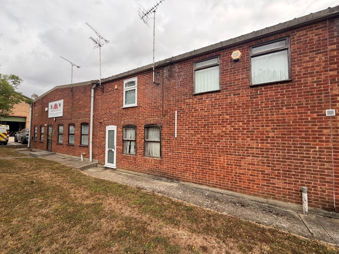 Hurricane Way, Wickford to rent Building Photo- Image 1 of 7