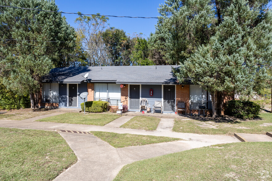 900 W Fordall St, Henderson, TX for sale - Building Photo - Image 2 of 11