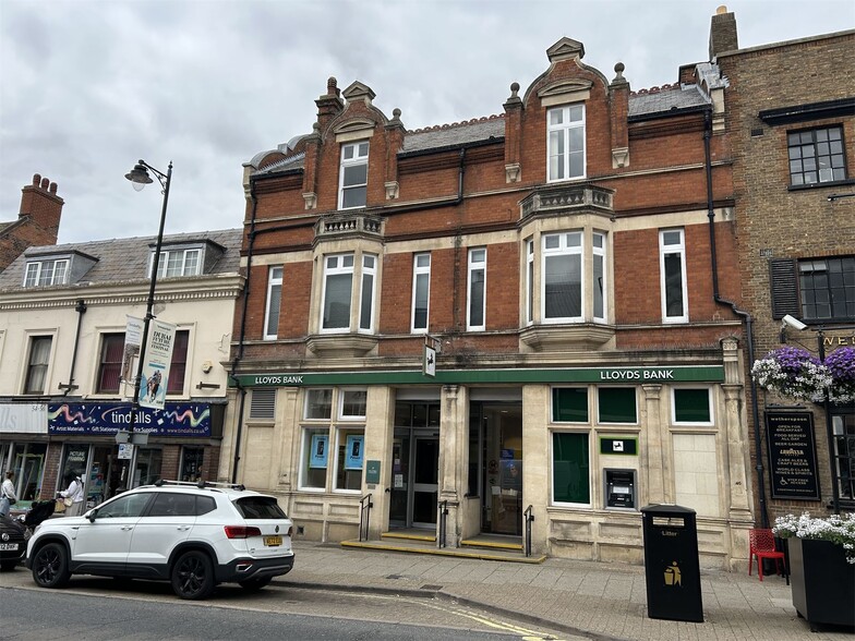 44-48 High St, Newmarket to rent - Building Photo - Image 1 of 6