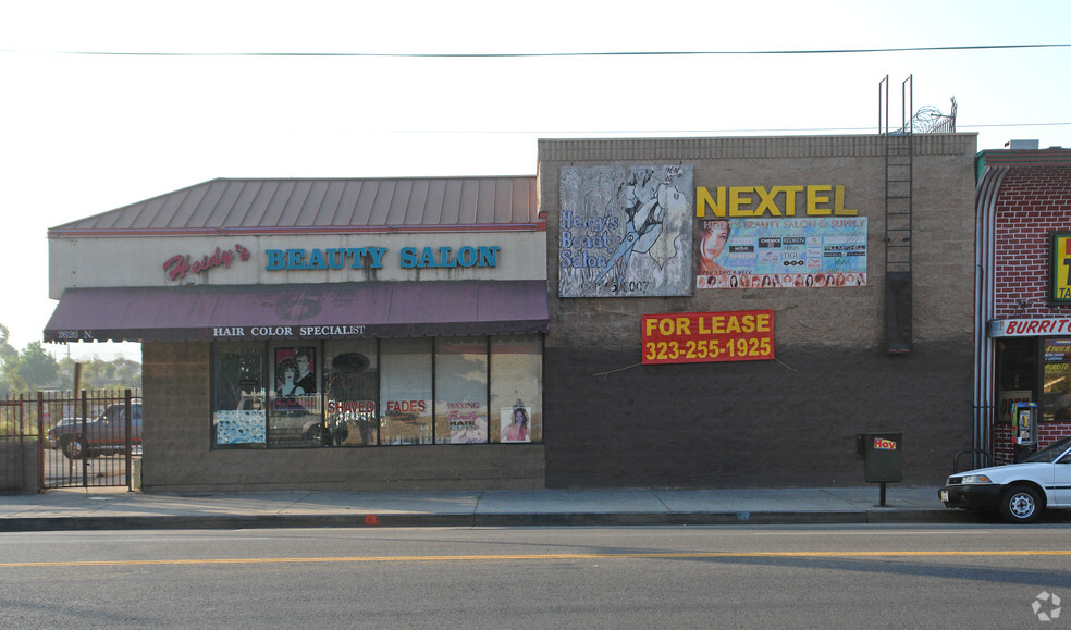 2626 N Figueroa St, Los Angeles, CA for rent - Building Photo - Image 3 of 15