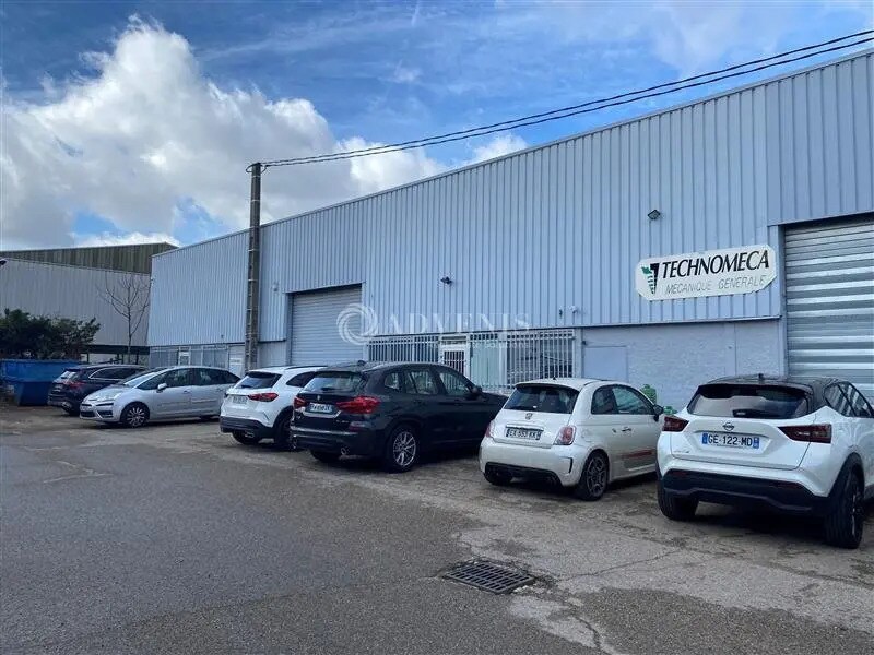 Light Industrial in Chassieu to rent Building Photo- Image 1 of 8