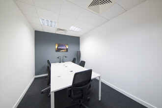 Wilmslow Rd, Manchester for rent Interior Photo- Image 2 of 8