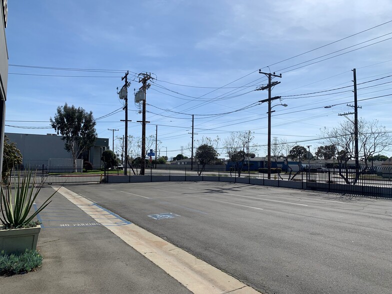 15610-15630 S Figueroa St, Gardena, CA for rent - Building Photo - Image 2 of 27