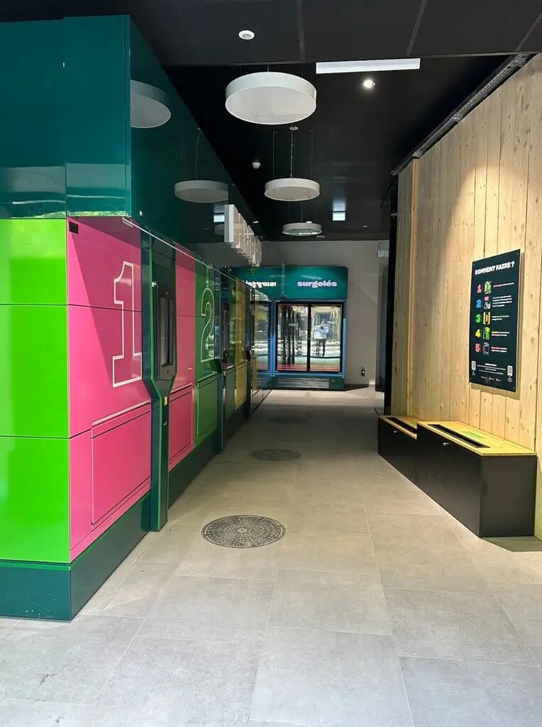 Retail in Paris to rent Lobby- Image 1 of 5