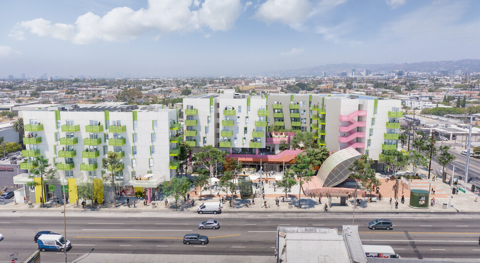 1021 N Vermont Ave, Los Angeles, CA for rent - Building Photo - Image 3 of 8