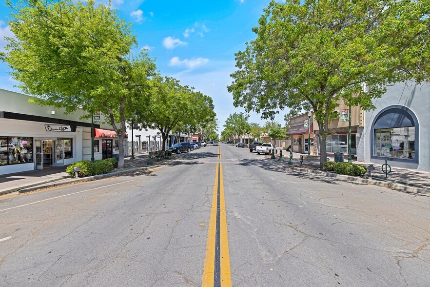 220 S K St, Tulare, CA for rent - Building Photo - Image 3 of 18