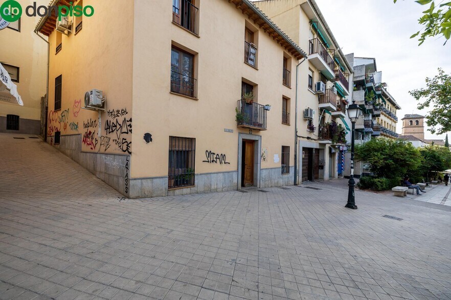 Calle Acera de San Ildefonso, 34, Granada, Granada for sale - Building Photo - Image 3 of 15