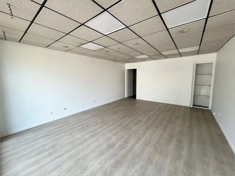 7 Avenue De Villemur, Saint-Alban for sale - Interior Photo - Image 3 of 14