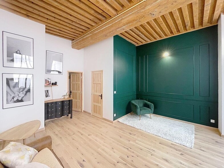 3 Grande Rue De Saint-Clair, Caluire-et-Cuire to rent - Interior Photo - Image 3 of 10