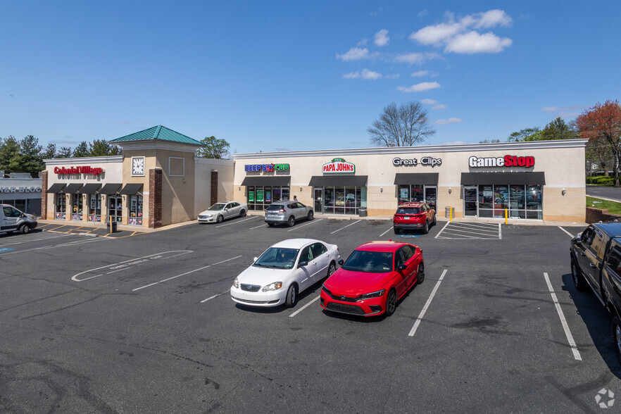 241-253 MacDade Blvd, Folsom, PA for rent - Primary Photo - Image 1 of 6