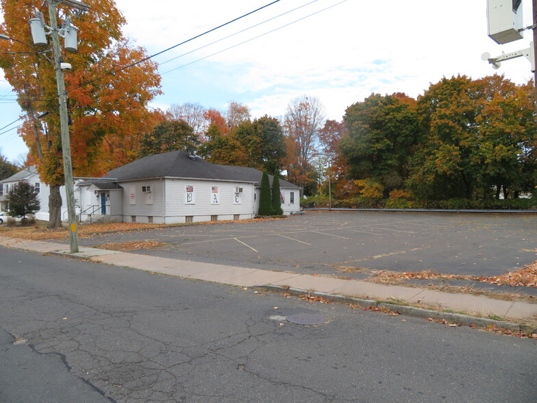 73 Maple St, Manchester, CT for sale - Primary Photo - Image 1 of 8