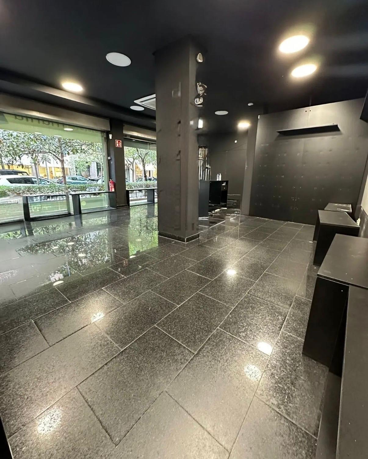 Retail in Madrid, Madrid to rent Primary Photo- Image 1 of 4