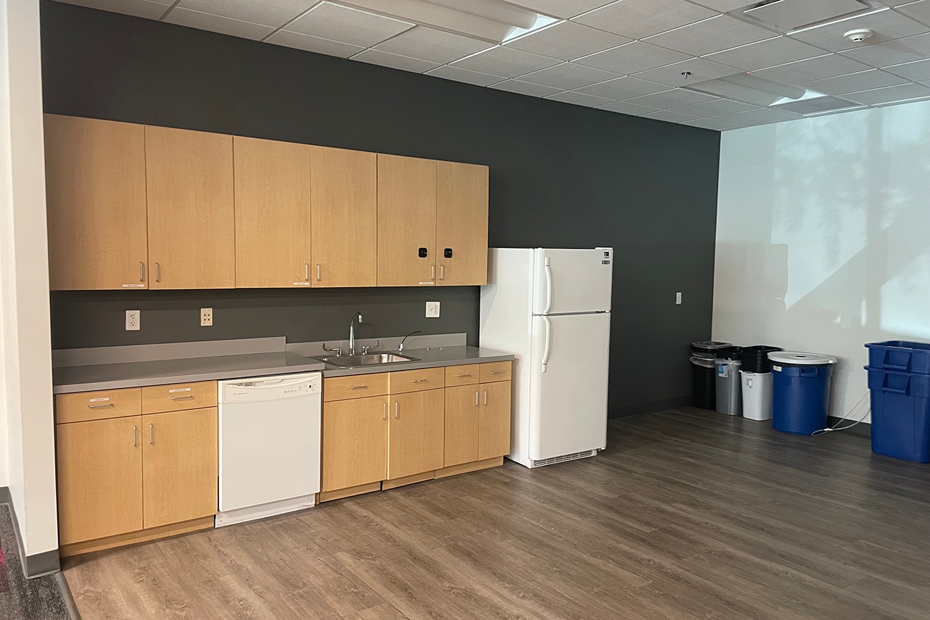 121 W Election Dr, Draper, UT to rent Interior Photo- Image 1 of 2