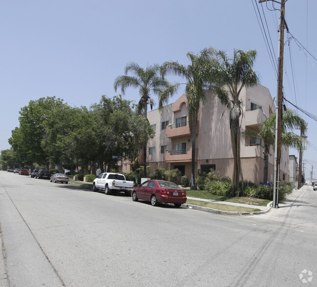 11459 Collins St, North Hollywood, CA for rent - Primary Photo - Image 1 of 5