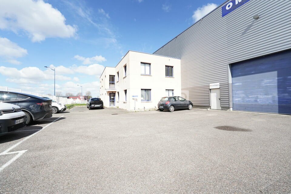 33 Impasse Vue Du Ciel, Colombier-Saugnieu to rent Building Photo- Image 1 of 12