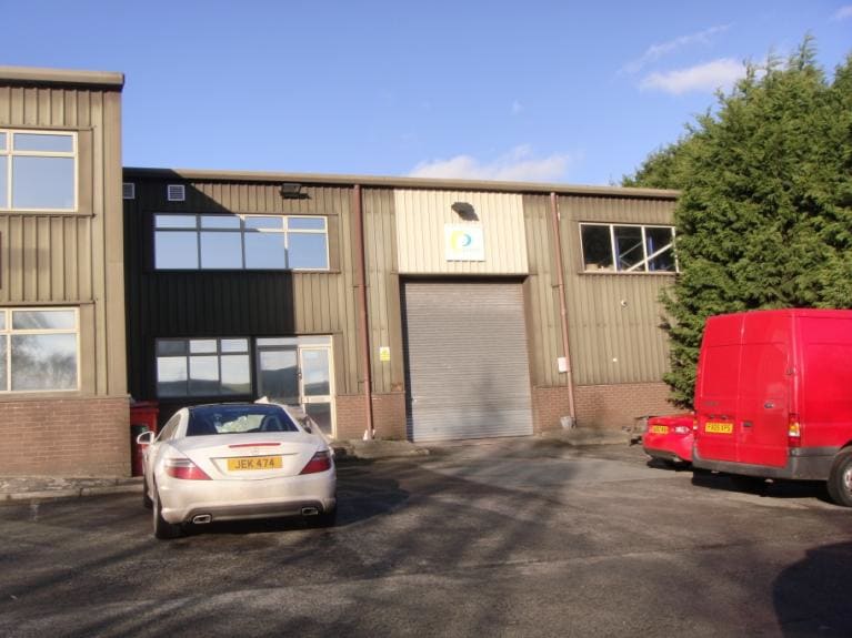 Leeds Rd, Huddersfield for sale Primary Photo- Image 1 of 1