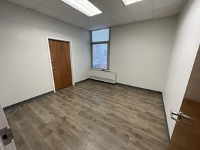 22 W Pennsylvania Ave, Towson, MD for rent Interior Photo- Image 2 of 4