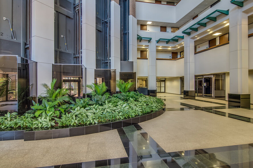 7322 Southwest Fwy, Houston, TX for rent - Lobby - Image 3 of 7