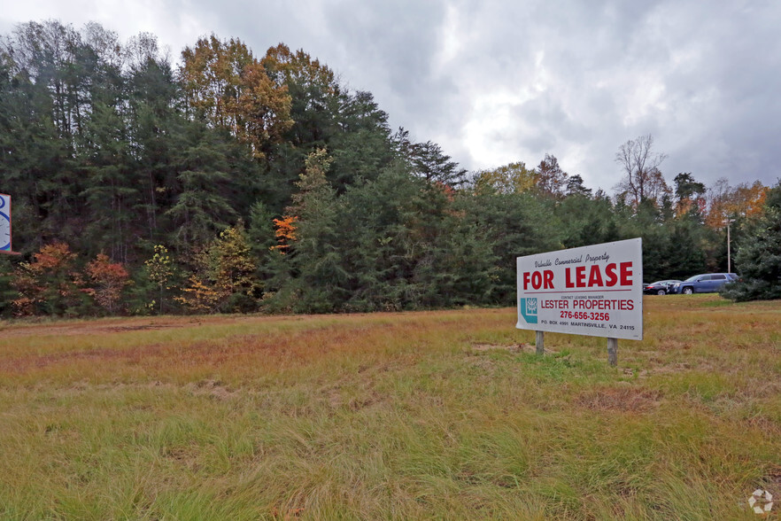 247 W Commonwealth Blvd, Martinsville, VA for sale - Primary Photo - Image 1 of 3