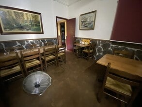 Retail in Barcelona, Barcelona to rent Interior Photo- Image 1 of 4