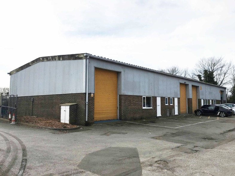 7 Airfield Rd, Christchurch for sale - Primary Photo - Image 1 of 1