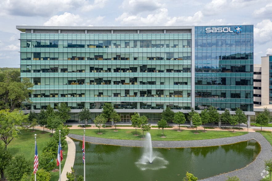 12120 Wickchester Ln, Houston, TX to rent - Building Photo - Image 3 of 16