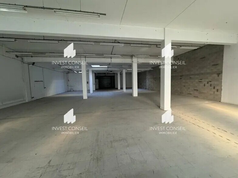 66 Rue Des Vanesses, Villepinte to rent - Interior Photo - Image 2 of 12