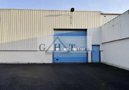 Industrial in Creil for sale Building Photo- Image 1 of 7