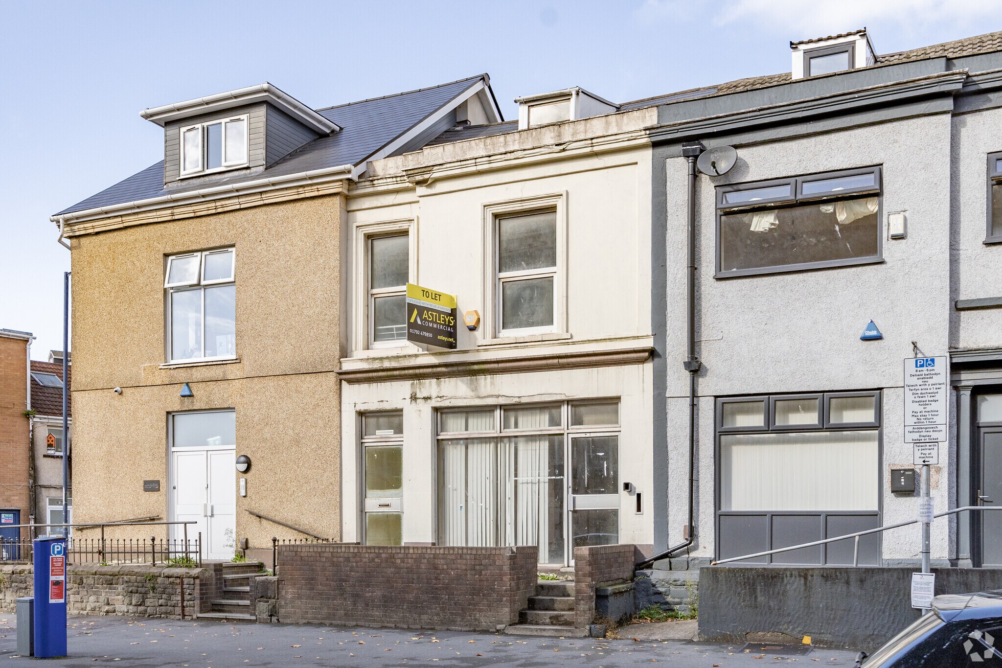 2 De La Beche St, Swansea to rent Primary Photo- Image 1 of 3