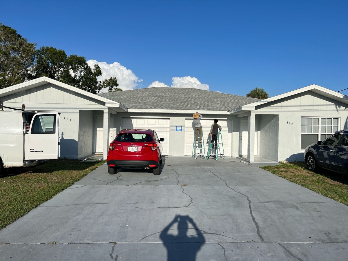 313 SE 24th Ave, Cape Coral 33990 Duplex Cape Coral