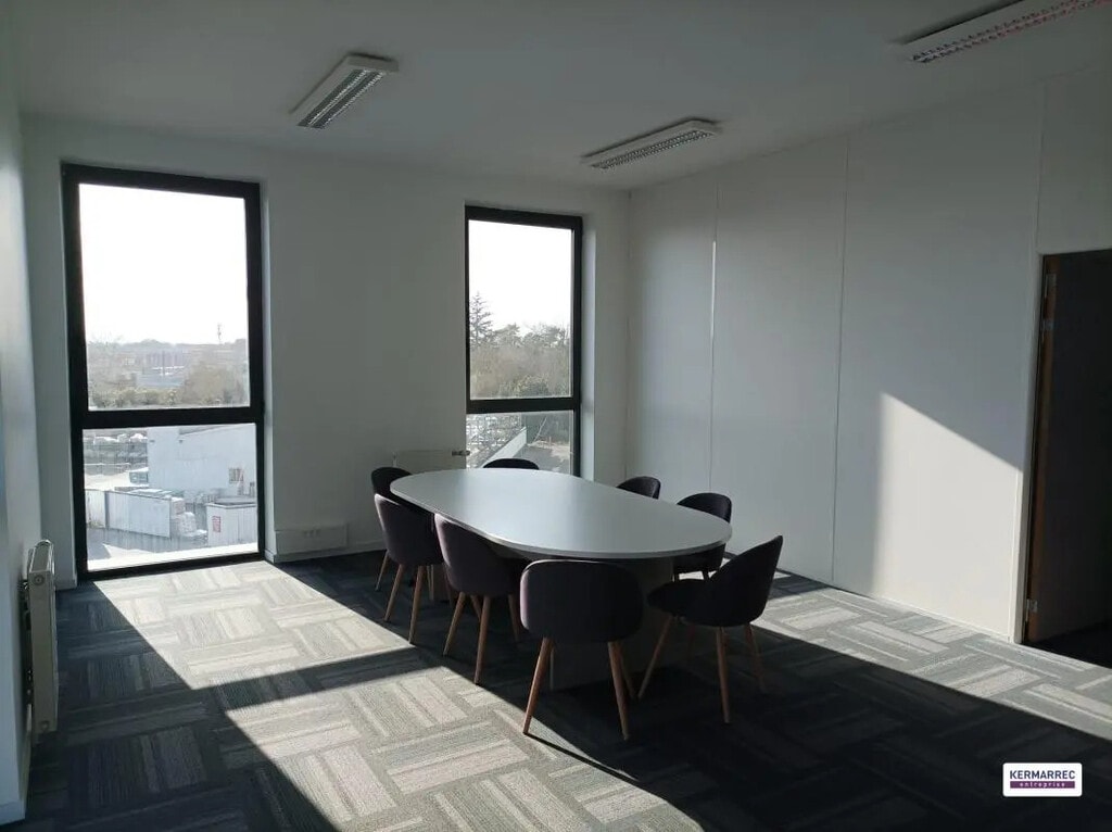 Vente Bureaux 97 m² - Photo 1