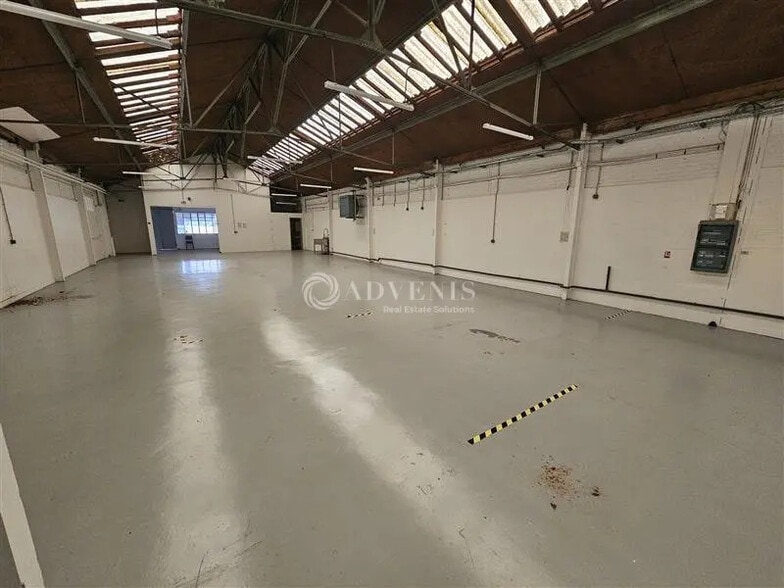 Light Industrial in Villeneuve-Saint-Georges to rent - Building Photo - Image 3 of 6