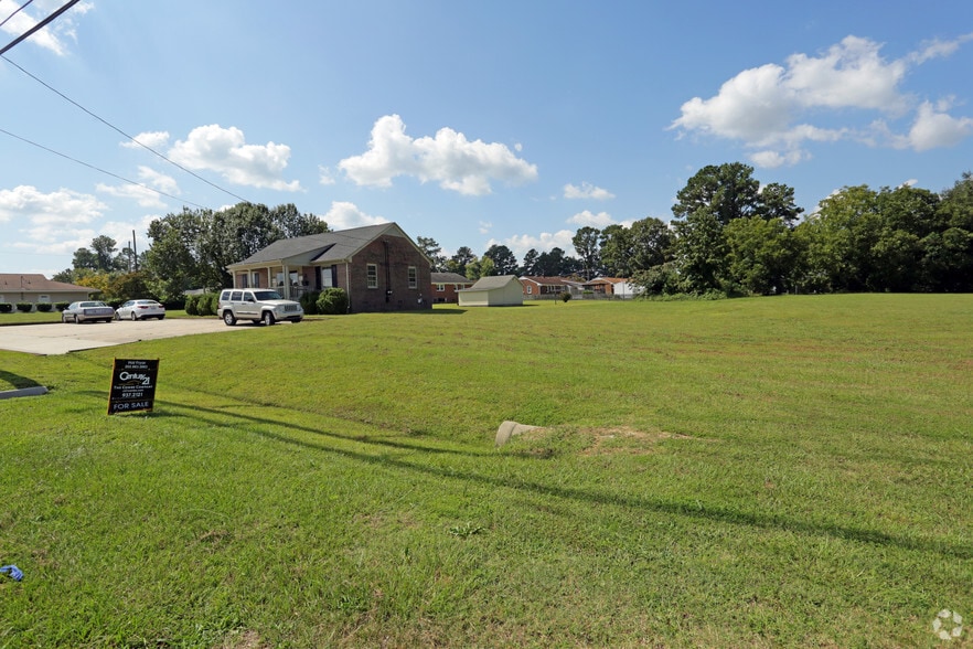 160 N Winstead Ave, Rocky Mount 27804 UK