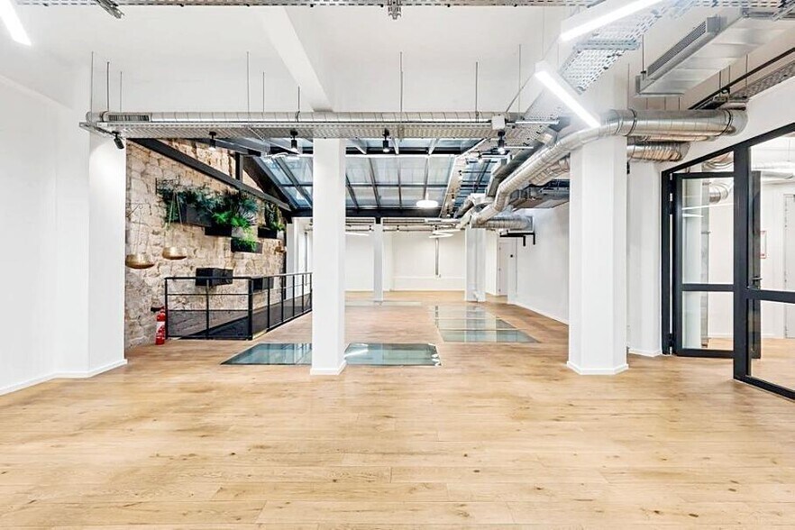Build-to-Rent in Paris for sale - Building Photo - Image 3 of 16
